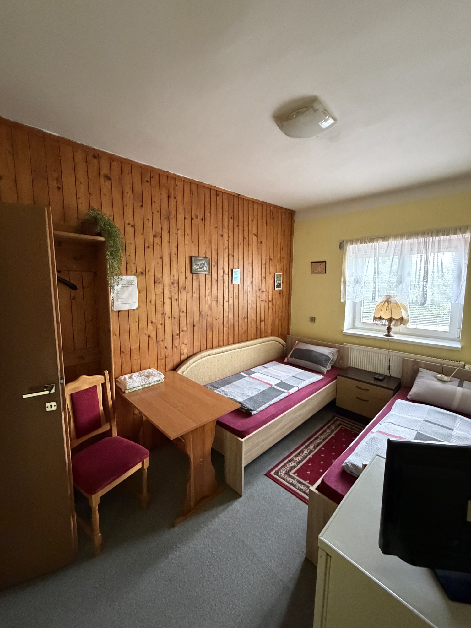 Pokoj 1 — Dvoulůžkový s koupelnou